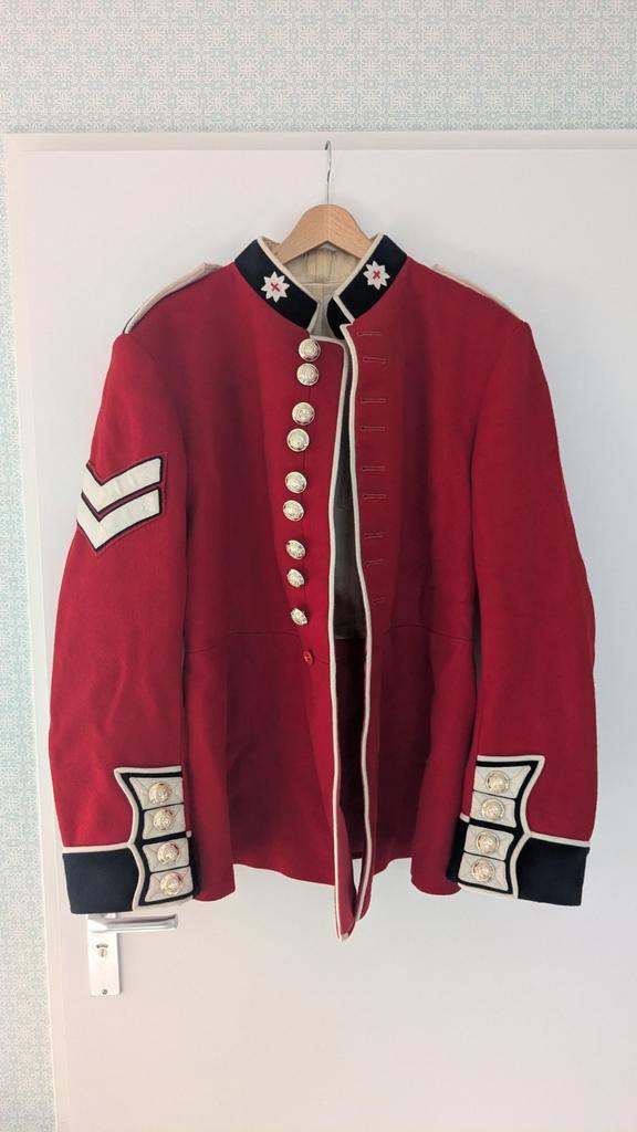 Origineel Brits Ceremonieel Uniform Coldstream Guards (2016), Verzamelen, Militaria | Algemeen, Landmacht, Kleding of Schoenen