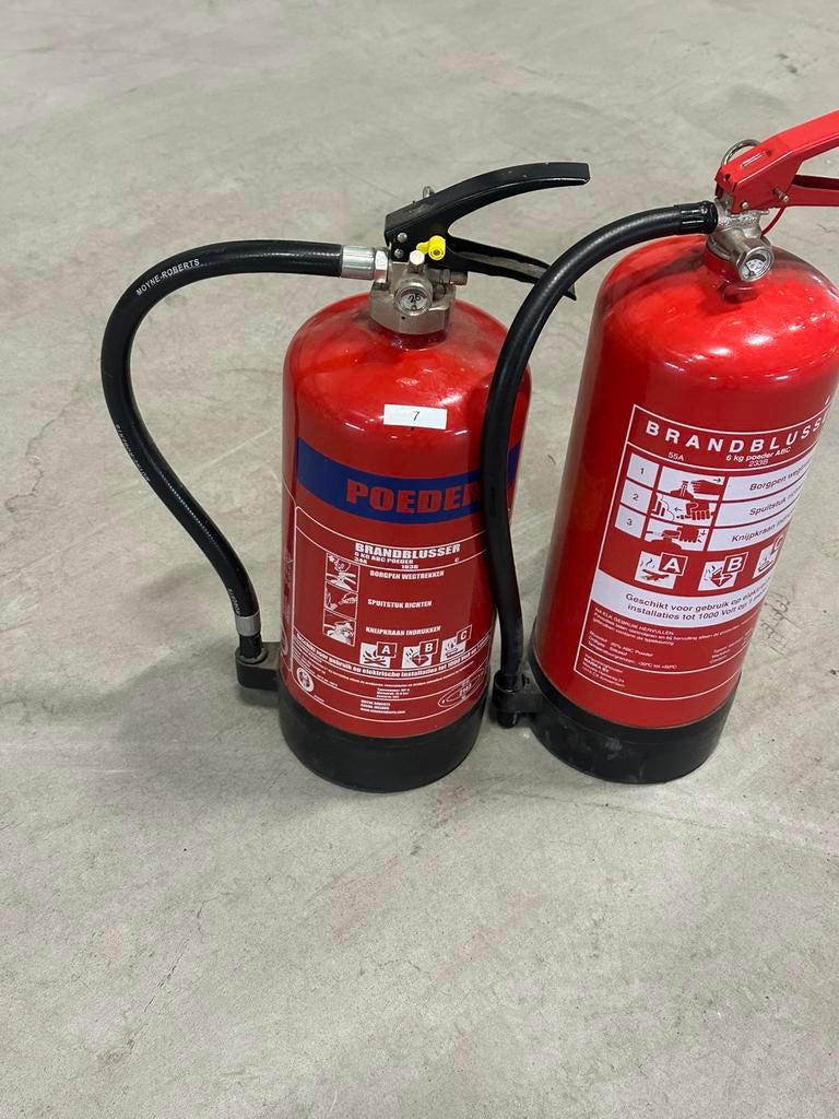 Afgekeurde poederblussers meerdere stuks, Ophalen, Gebruikt, Brandblusser