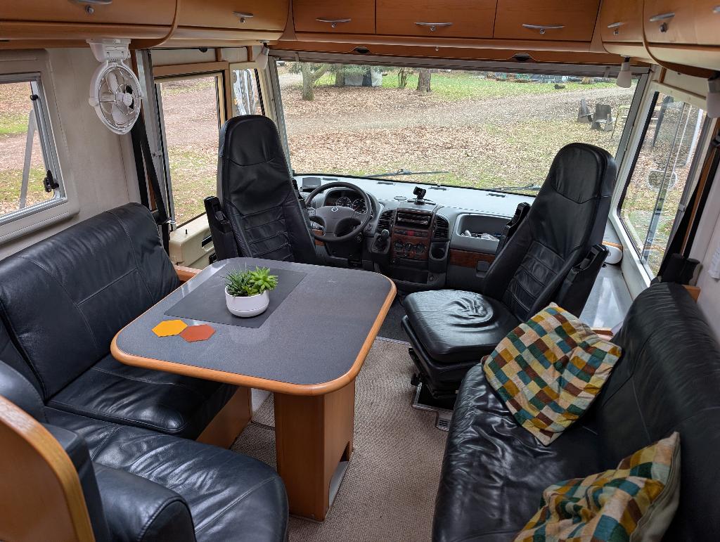 Luxe & zeer ruime Frankia 830 QD–Ideaal voor lang verblijf, Caravans en Kamperen, Campers, Integraal, Chemisch toilet, Ringverwarming