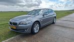 BMW 5-Serie 2.0 520D Touring AUT 2011 Grijs, Achterwielaandrijving, 1995 cc, 2000 kg, Leder