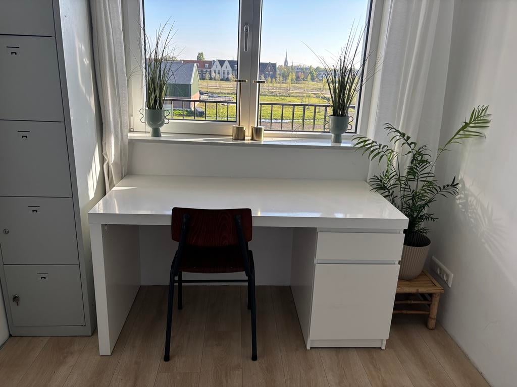 Bureau, Ophalen of Verzenden, Zo goed als nieuw, Zwart, Vleugel
