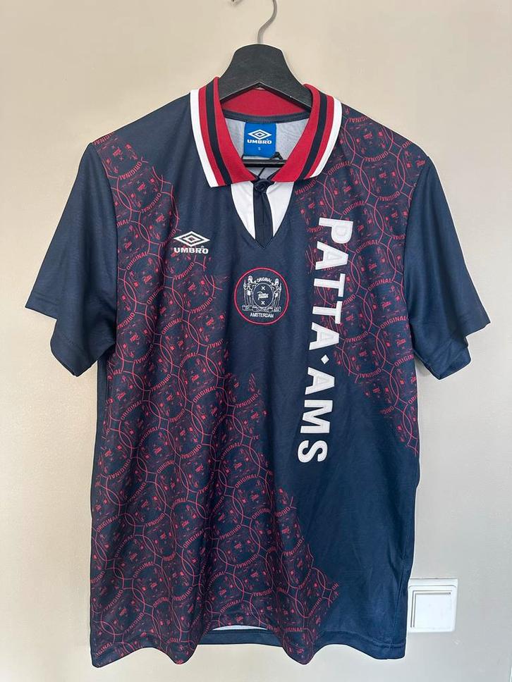 Ajax Patta X Umbro shirt nieuw maat S, Kleding | Heren, T-shirts, Nieuw, Maat 46 (S) of kleiner, Paars, Ophalen of Verzenden