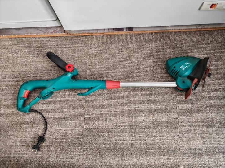 Bosch Elektrische Grastrimmer - Goed Onderhouden, Tuin en Terras, Grastrimmers, Gebruikt, Elektrisch, 30 tot 50 cm, Ophalen of Verzenden
