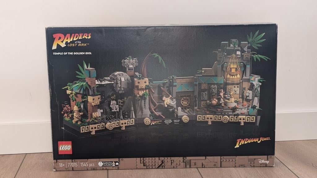 Lego Indiana Jones Temple of the Golden Idol met belichting, Ophalen