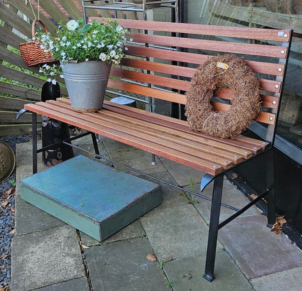 Stijlvolle Tuinbank - Hout en Metaal, Ophalen, Zo goed als nieuw, Hout