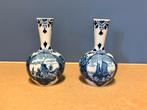 Twee Delfst Blauwe vaasjes - 16 cm hoog, Ophalen of Verzenden