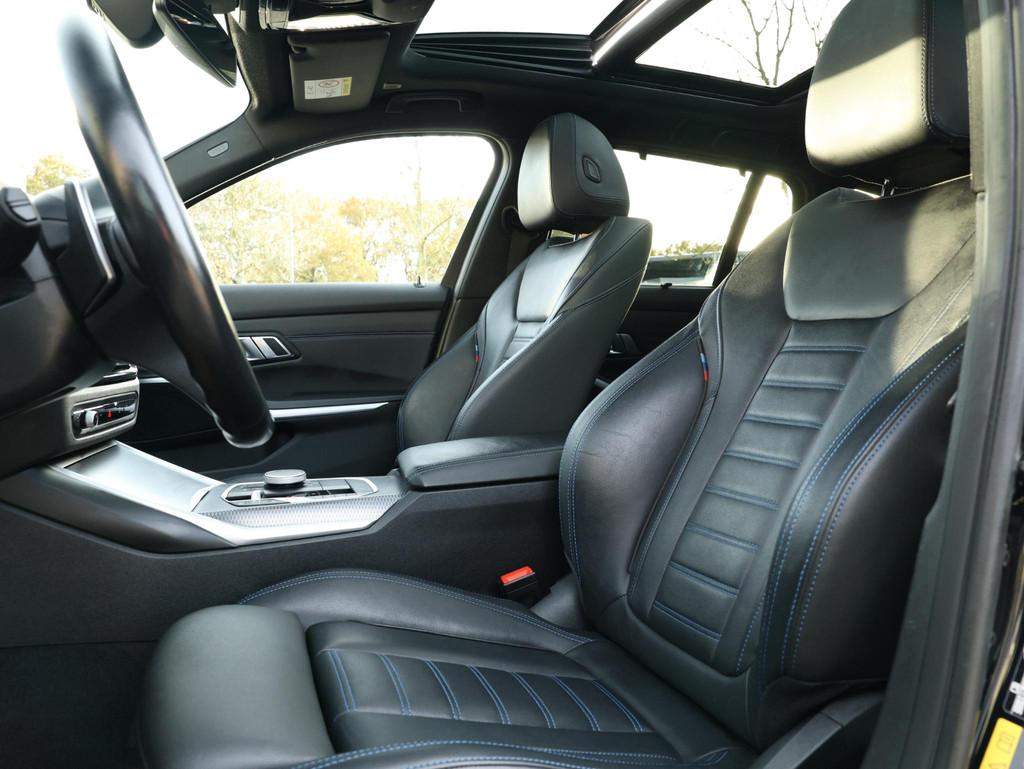 BMW 3-serie 330e M-Sport|Pano|Headup|Keyless|Laser, 1998 cc, Gebruikt, 4 cilinders, Zwart