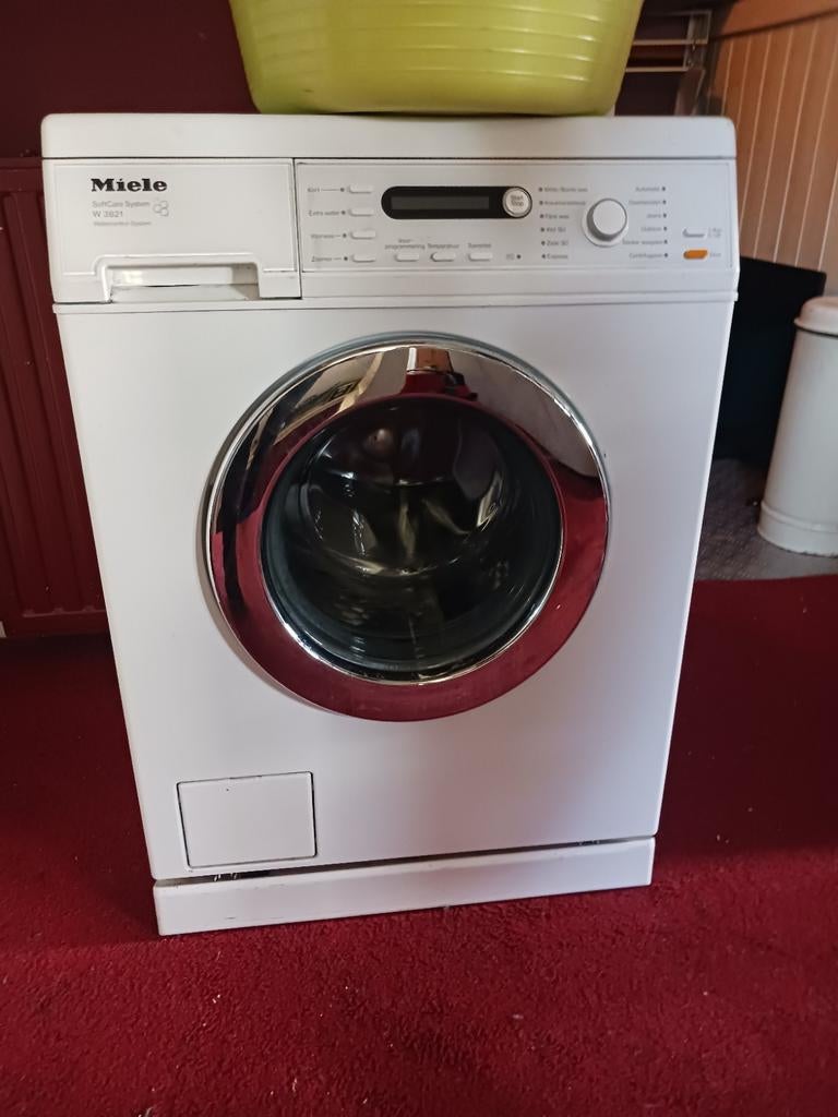 Miele wasmachine softcare system w3821, Witgoed en Apparatuur, Ophalen, 1200 tot 1600 toeren, 85 tot 90 cm