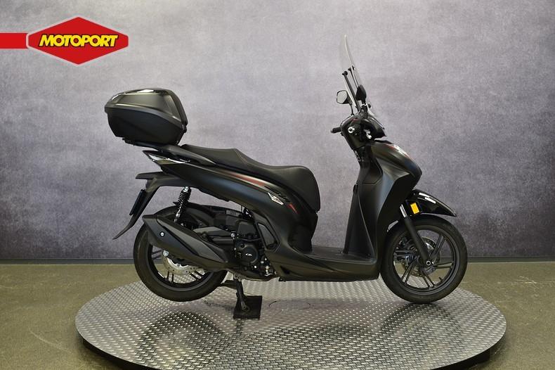 Honda SH 350 I ABS (bj 2024), Scooter, Honda Motor Europe, Bedrijf, Crystal Bldng B-Unit B11.2 Rivium Blv200
2909 LK  Capelle aan den IJsel, NL