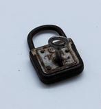 Oud hangslot., Ophalen of Verzenden