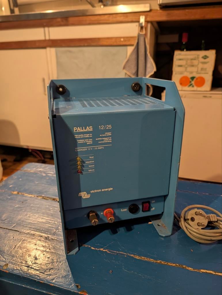 Victron Pallas 12/25 acculader, Ophalen of Verzenden, Overige typen