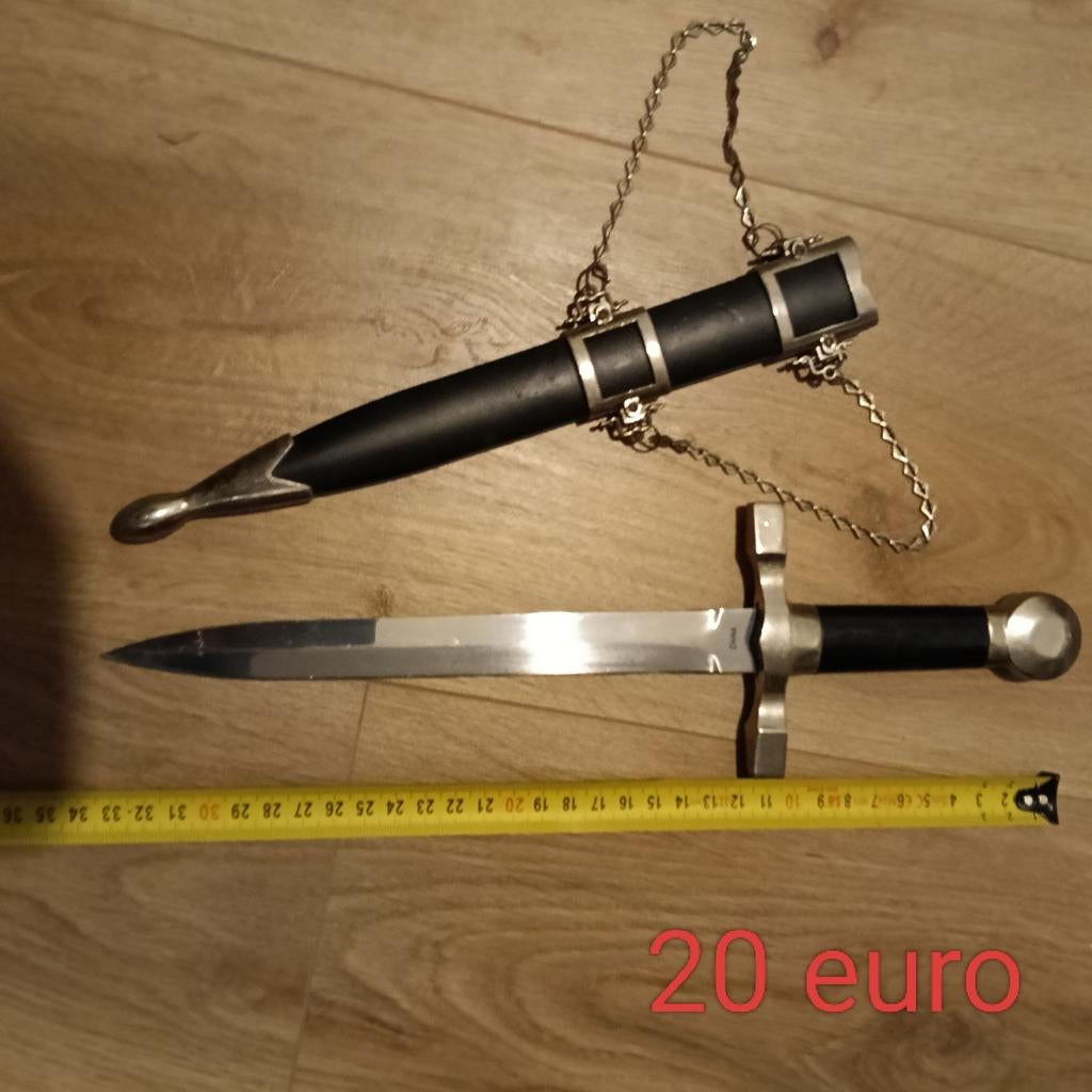 Decoratieve dolk met schede en ketting, Verzamelen, Overige Verzamelen, Ophalen, Gebruikt