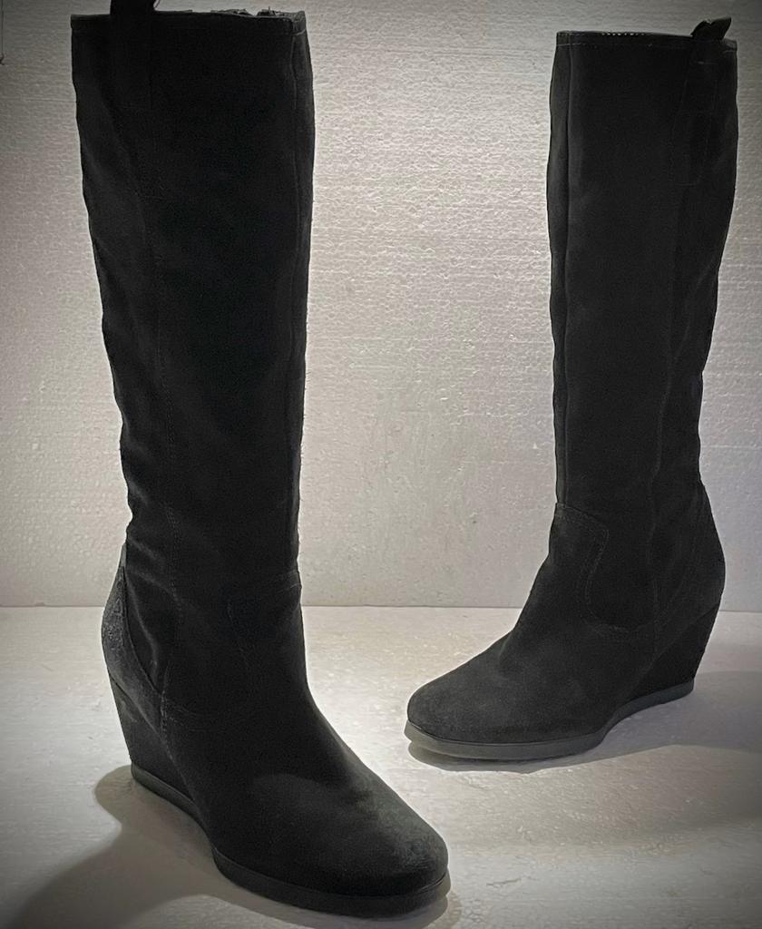 Pier One Amsterdam design hoge laarzen met sleehak zwart 40, Hoge laarzen, Zwart, Ophalen of Verzenden, Zo goed als nieuw