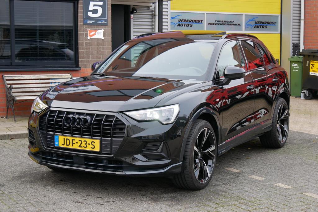 Audi Q3 35 TFSI Pro Line S-line. panodak. leder.alcantara. s, 15 km/l, 4 cilinders, 150 pk, Zwart