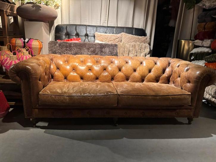 Chesterfield Flamant Bank - in Nette staat Nr.4, Huis en Inrichting, Banken | Sofa's en Chaises Longues, Zo goed als nieuw, Driepersoons