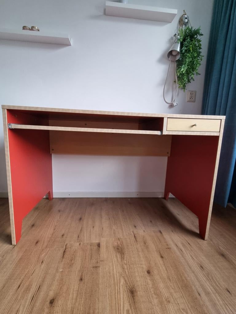 Ikea bureau met (nacht)kastje en bureaustoel, Huis en Inrichting, Bureaus, Ophalen