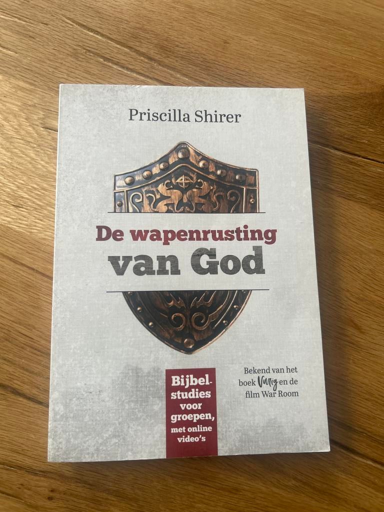 De Wapenrusting van God - Priscilla Shirer Bijbelstudie, Ophalen of Verzenden, Zo goed als nieuw, Christendom | Protestants