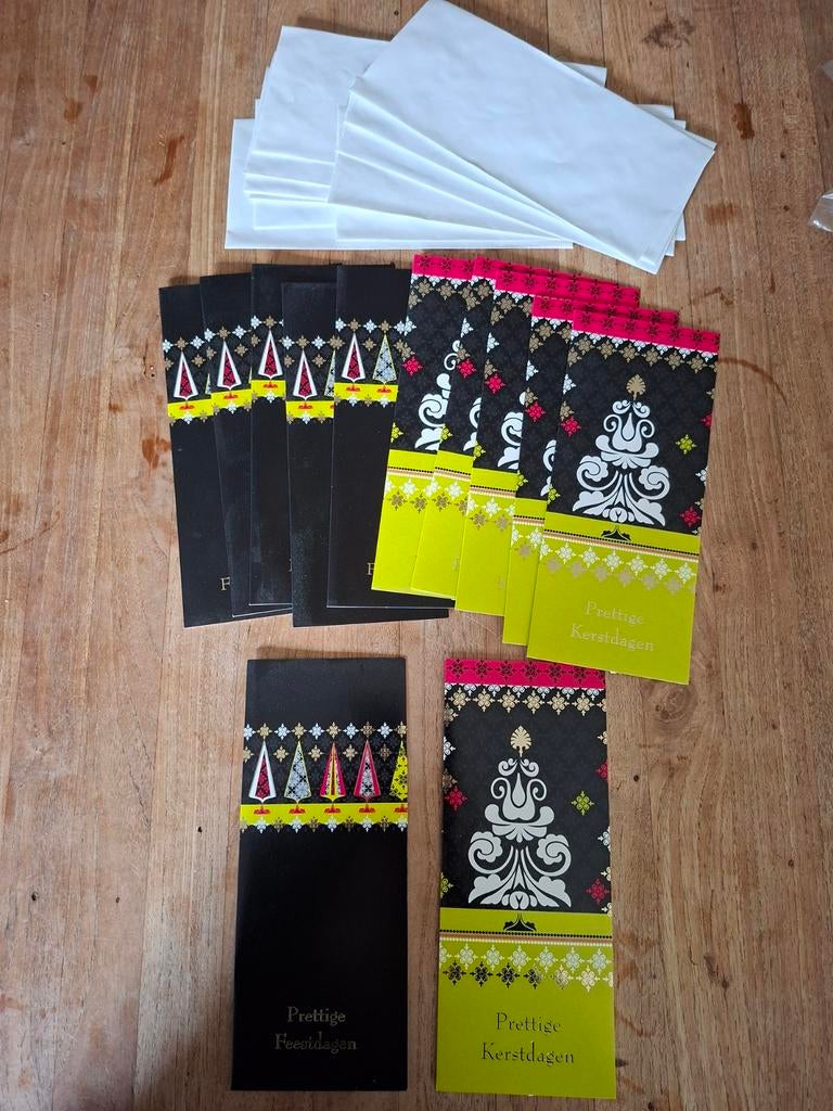 Twaalf kerstkaarten met elf bijpassende enveloppen, Diversen, Kerst, Ophalen of Verzenden