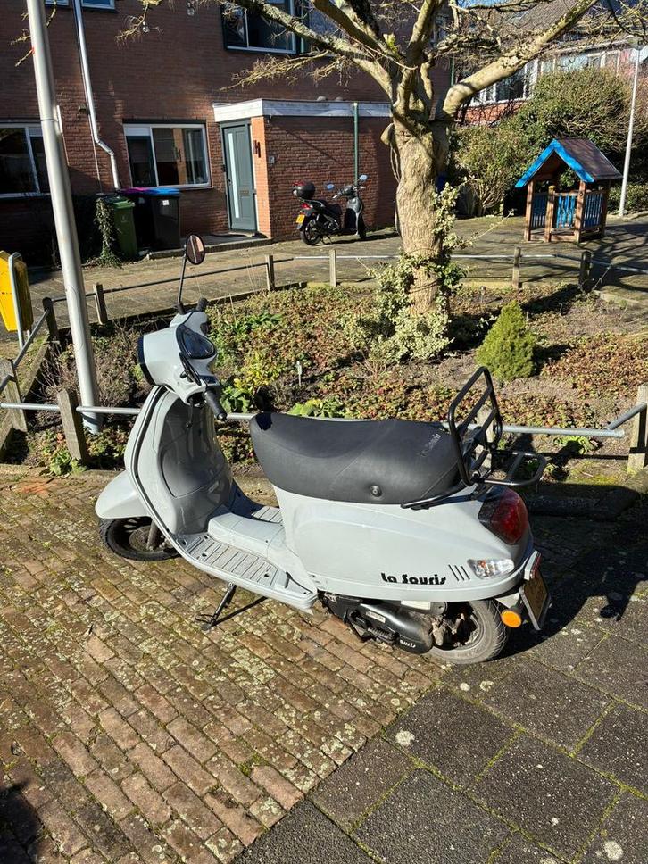 Scooter La Souris, Fietsen en Brommers, Scooters | Overige merken, Zo goed als nieuw, Maximaal 45 km/u, Benzine, Ophalen