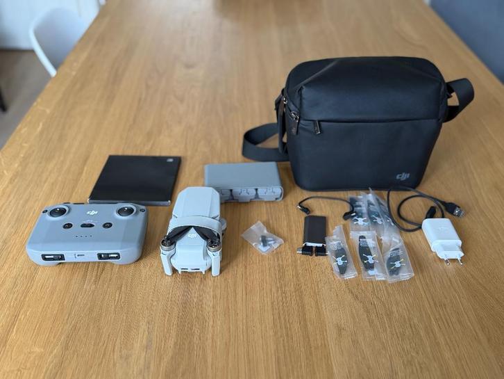 DJI (Mavic) Mini 2 Fly More Combo - Drone + SD kaart, Audio, Tv en Foto, Drones, Zo goed als nieuw, Cameradrone, Topkwaliteit