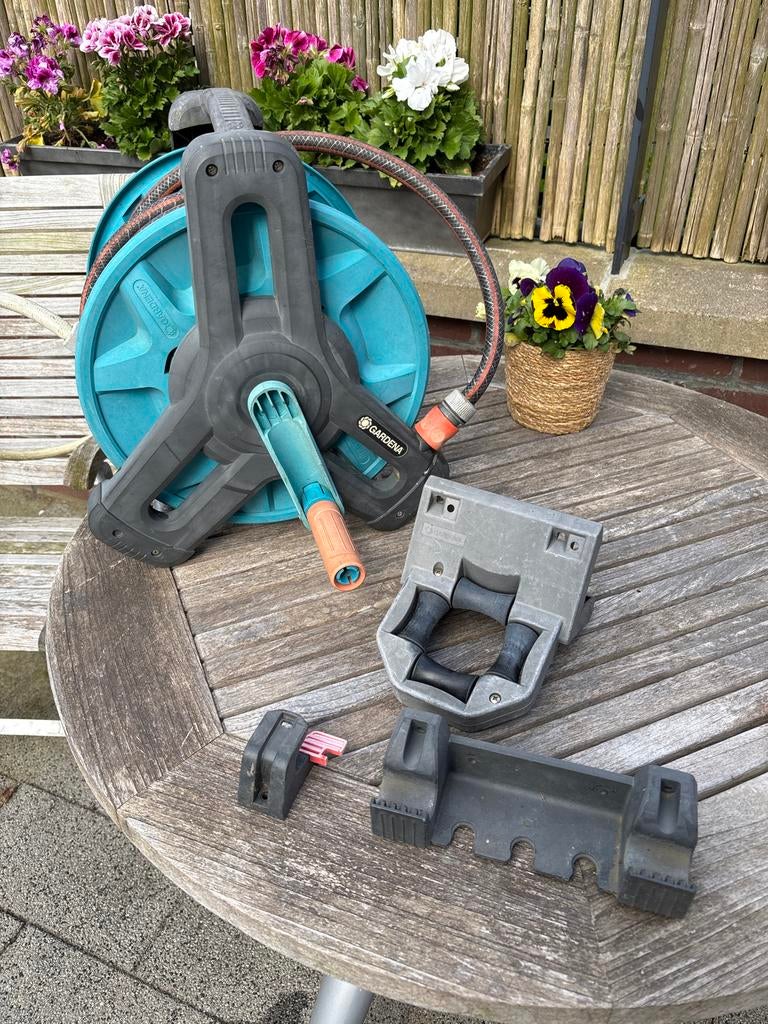 Gardena slanghaspel voor muurbevestiging., Tuin en Terras, Tuinslangen, Ophalen, Gebruikt, Tuinslanghaspel