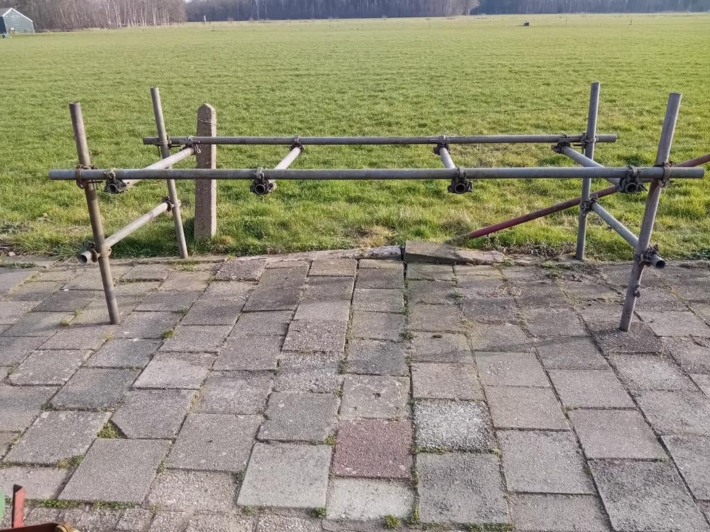Steigerbuis en kruisklemmen - Steiger materiaal, Doe-het-zelf en Verbouw, Steigers, Ophalen, Gebruikt, Overige typen, Minder dan 2 meter