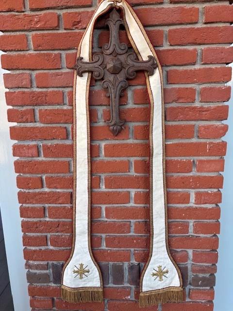 Oude liturgische stola., Verzamelen, Religie, Gebruikt, Christendom | Katholiek, Kleding, Ophalen of Verzenden