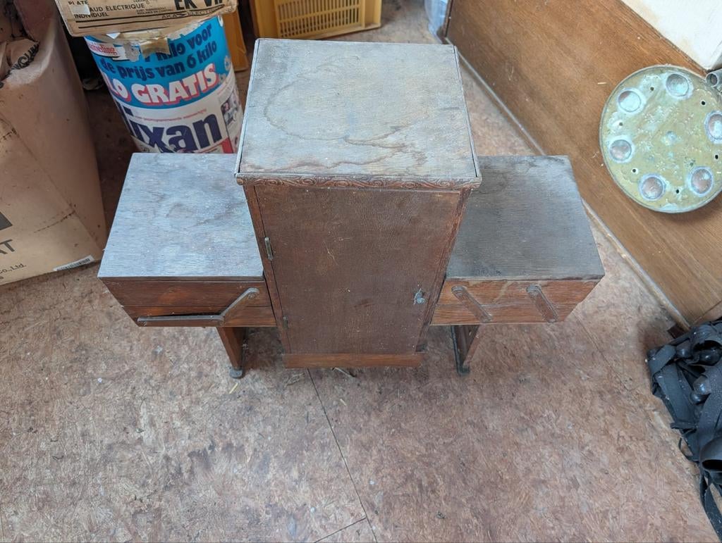 Antieke houten naaikast met opbergvakken, Antiek en Kunst, Ophalen