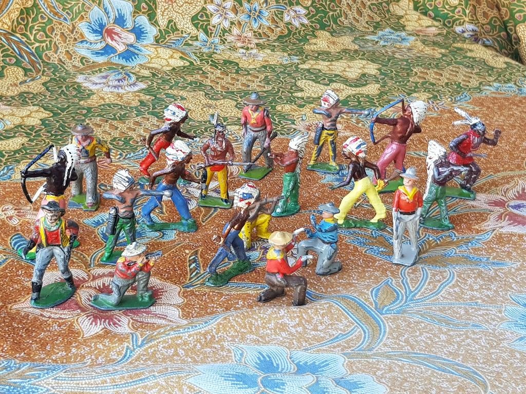 21 cowboys en Indianen oud speelgoed uit Engeland van tin., Ophalen of Verzenden