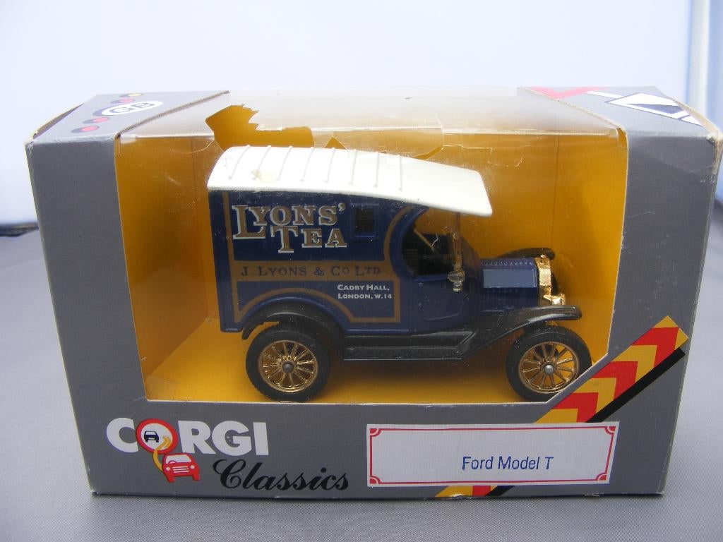 Ford model T van, Corgi classics C865  Lyons tea, Ophalen of Verzenden, Zo goed als nieuw, Auto, Corgi