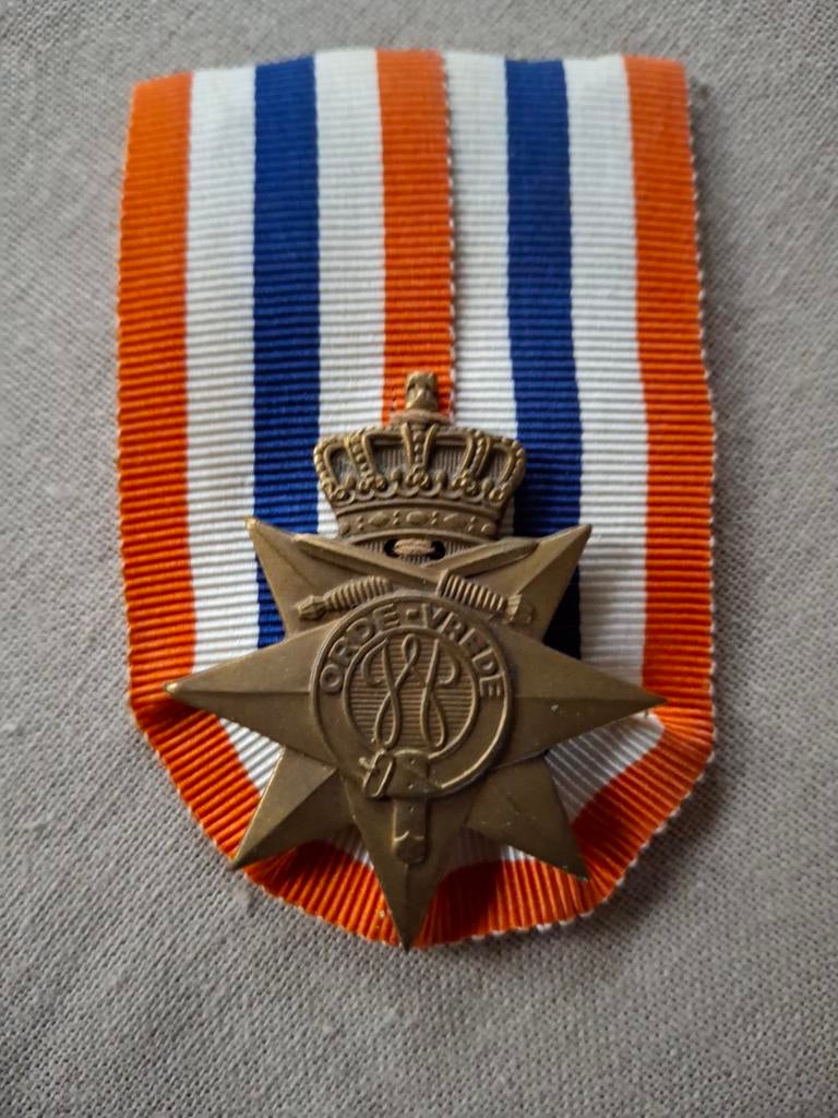 Medaille Orde en vrede, Ophalen of Verzenden, Landmacht, Nederland, Lintje, Medaille of Wings