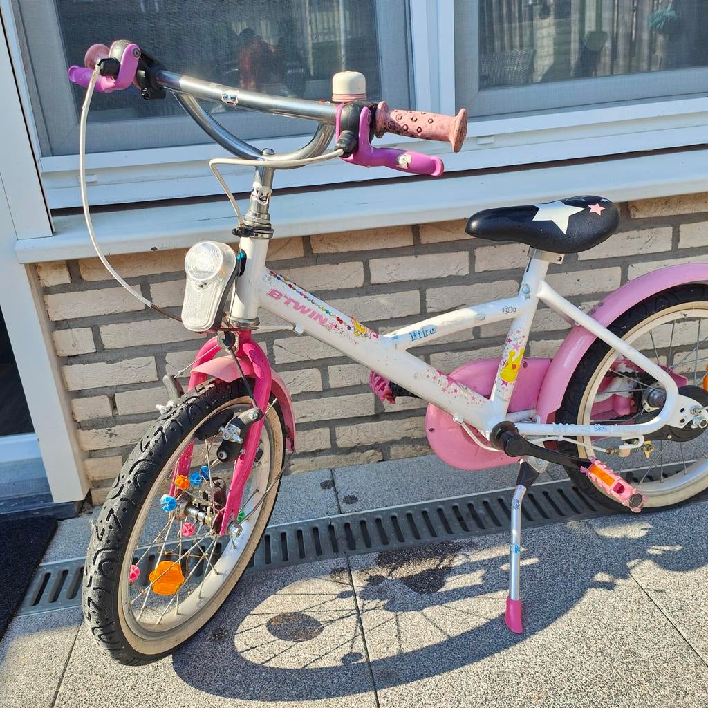 Leuke roze kinderfiets B'Twin 16 inch, Fietsen en Brommers, Fietsen | Kinderfietsjes, Ophalen, Gebruikt, 16 tot 20 inch, B'Twin