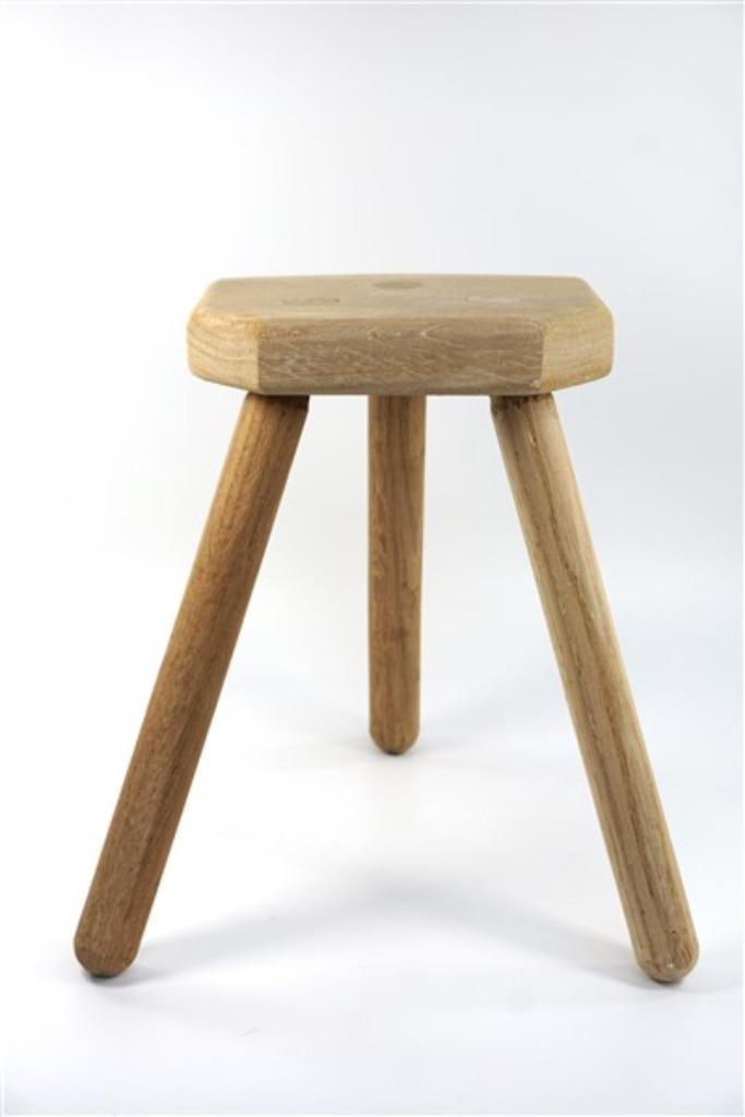 Vintage krukje drie poten hout, Huis en Inrichting, Krukjes, Gebruikt, Hout, Ophalen of Verzenden