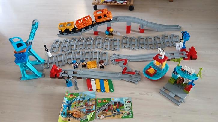 Duplo Rijdende Trein 10875 + Brug Uitbreiding 10872, Kinderen en Baby's, Speelgoed | Duplo en Lego, Zo goed als nieuw, Duplo, Ophalen of Verzenden