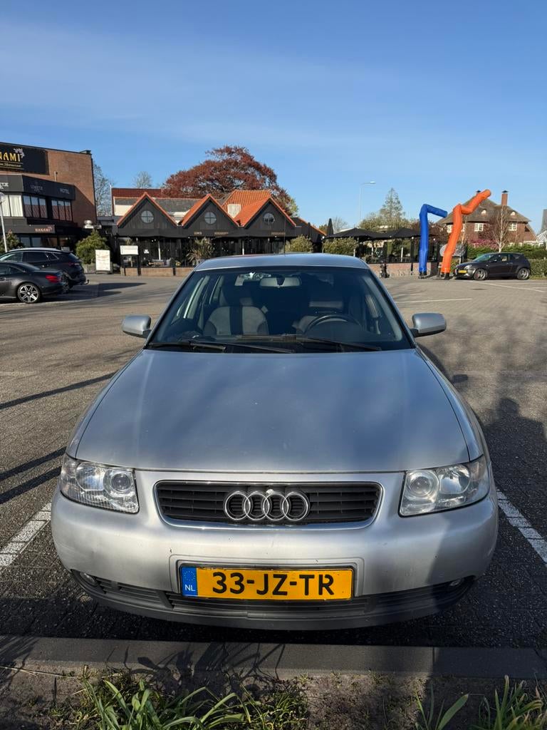 Audi A3 1.6 5D 2002 NAP Cruise/Climaat/Trekhaak Armsteun, Auto's, Voorwielaandrijving, Stof, Zwart, Multifunctioneel stuurwiel