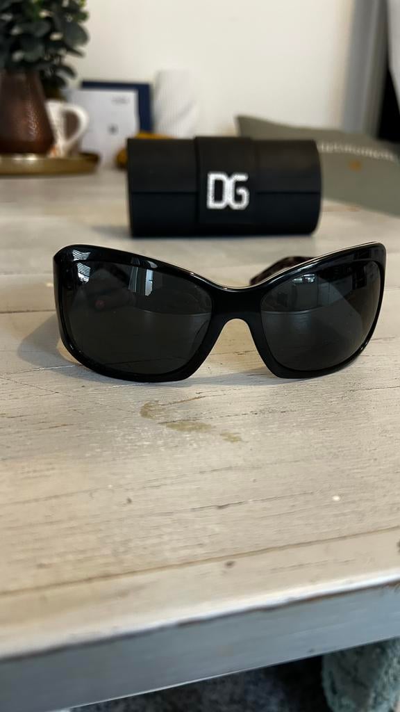 Dolce en Gabanna zonnebril, Ophalen, Zonnebril, Zwart, Zo goed als nieuw