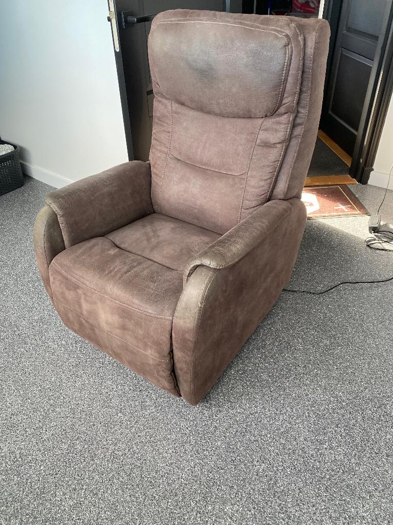 Gratis elektrisch verstelbare relaxstoel, Huis en Inrichting, Stoelen, Ophalen, Gebruikt, Grijs, Eén