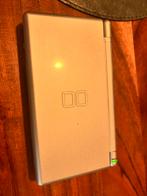Nintendo DS met gamecard en draagtasje - Zilverkleurig, Spelcomputers en Games, DS Original of Phat, Ophalen of Verzenden, Zilver