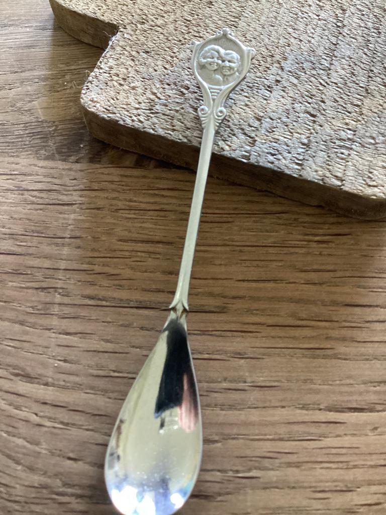 Lepeltje Beatrix Claus, Ophalen of Verzenden, Gebruikt, Nederland, Speld(je) of Lepel(tje)