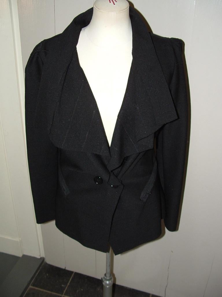 Rinascimento blazer jasje maat M, valt als maat 36-kleine 38, Kleding | Dames, Jasjes, Kostuums en Pakken, Zo goed als nieuw, Jasje