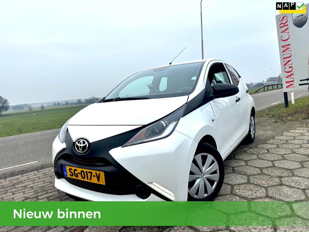 Toyota Aygo 1.0 VVT NAP 5D AIRCO NW APK XENON/LED BTW AUTO, Auto's, Start-stop-systeem, Euro 6, 4 stoelen, Wit