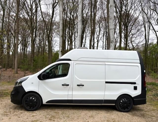 Unieke bus camper Opel Vivaro-B eco, Caravans en Kamperen, Campers, Overige merken, Buscamper of Camperbus, Tot en met 2, Koelkast