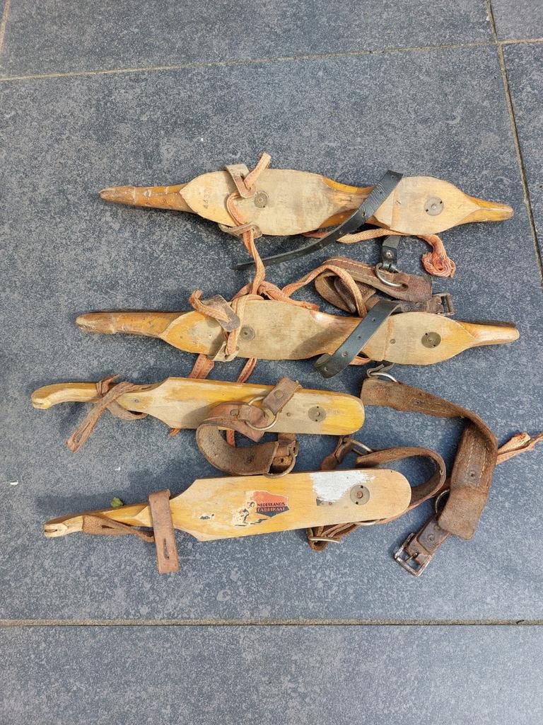 Twee paar Oud Hollandse schaatsen ., Sport en Fitness, Schaatsen, Ophalen of Verzenden, Overige typen, Overige merken