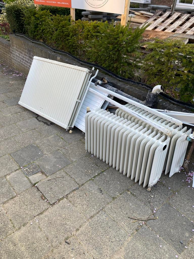 Gratis oud ijzer/radiatoren,, Ophalen, 30 tot 80 cm, Gebruikt, Radiator