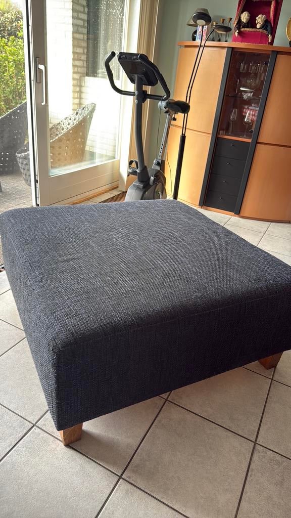 Vierkant , Antrisiet poef , 1,05 m hoogte 47 cm, Huis en Inrichting, Ophalen, Zo goed als nieuw, Rond, Minder dan 50 cm