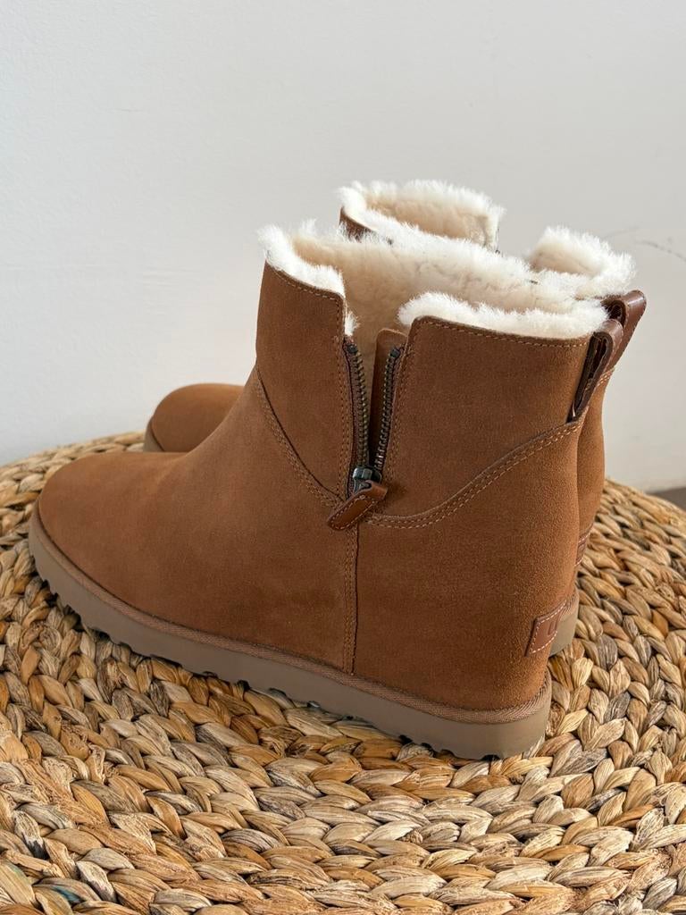 Ugg uggs classic mini femme sleehak enkellaarsjes wedges, Bruin, Lage of Enkellaarzen, Ophalen of Verzenden, Zo goed als nieuw