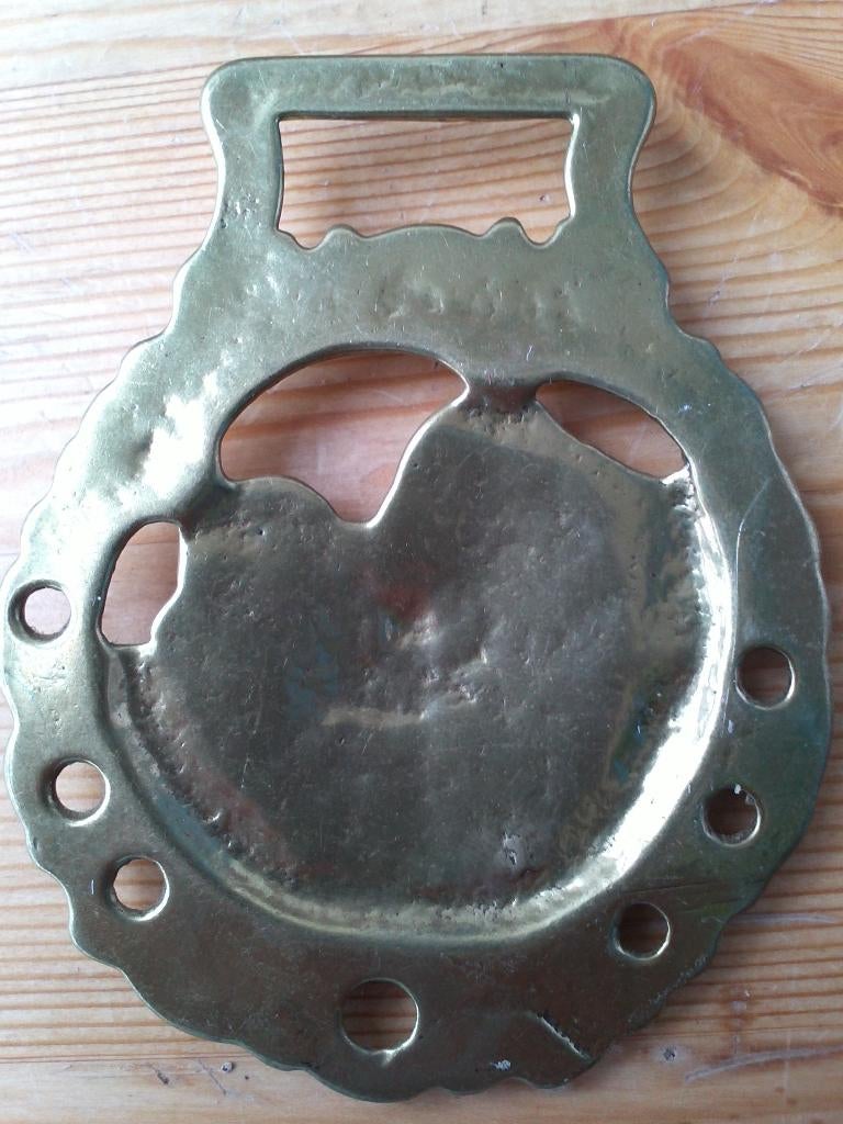 Antiek kleppermannetje uit Engeland met huis in bos 8,5 cm., Ophalen of Verzenden, Koper