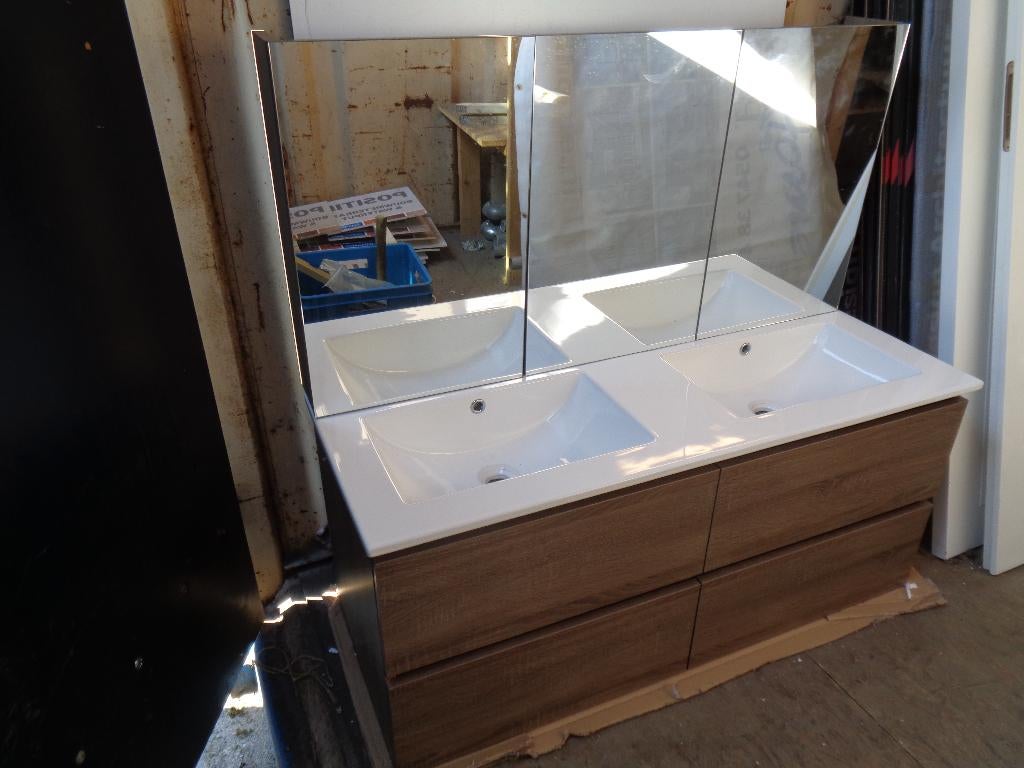 Matteo BADKAMERMEUBEL met 3delige SPIEGELBOVENKAST ,NIEUW!, Ophalen, 100 tot 150 cm, 100 tot 150 cm, Overige typen