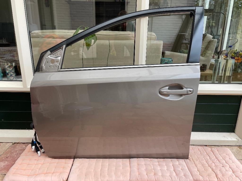 Toyota Auris deur linksvoor - kleurcode 4v8, Ophalen, Voor, Toyota, Deur