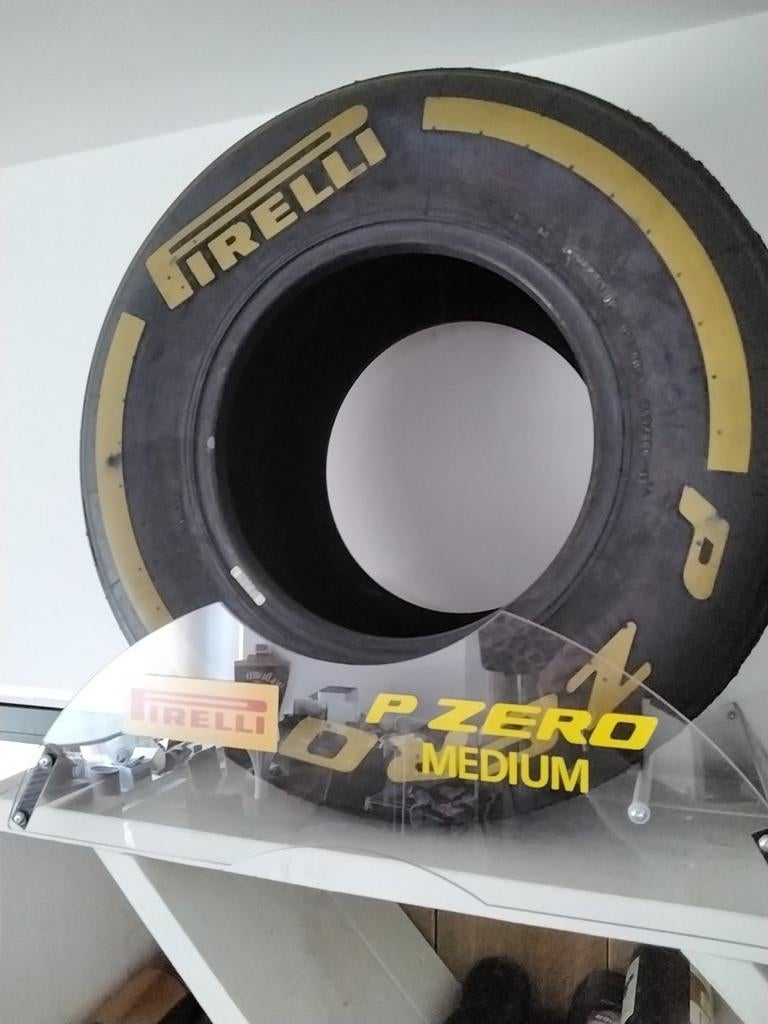 Pirelli P Zero Grote Formule 1 band - Decoratie groot, Verzamelen, Ophalen of Verzenden, Gebruikt, Formule 1